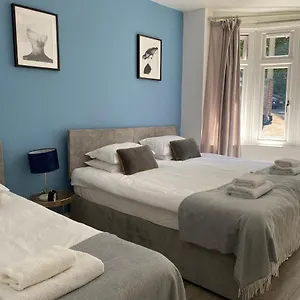 Accessible 3-bedroom Bungalow With Patio +driveway Southampton